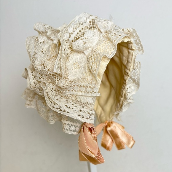 Vintage Lace Baby Bonnet Hat with Satin Bows - Picture 1 of 10